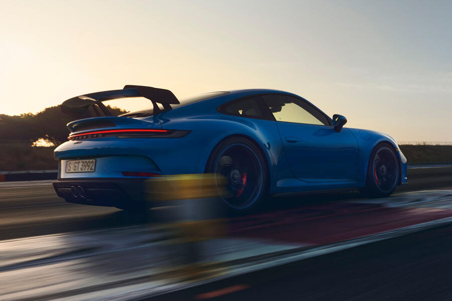 98 Porsche 911 gt3 2021 official images track rear