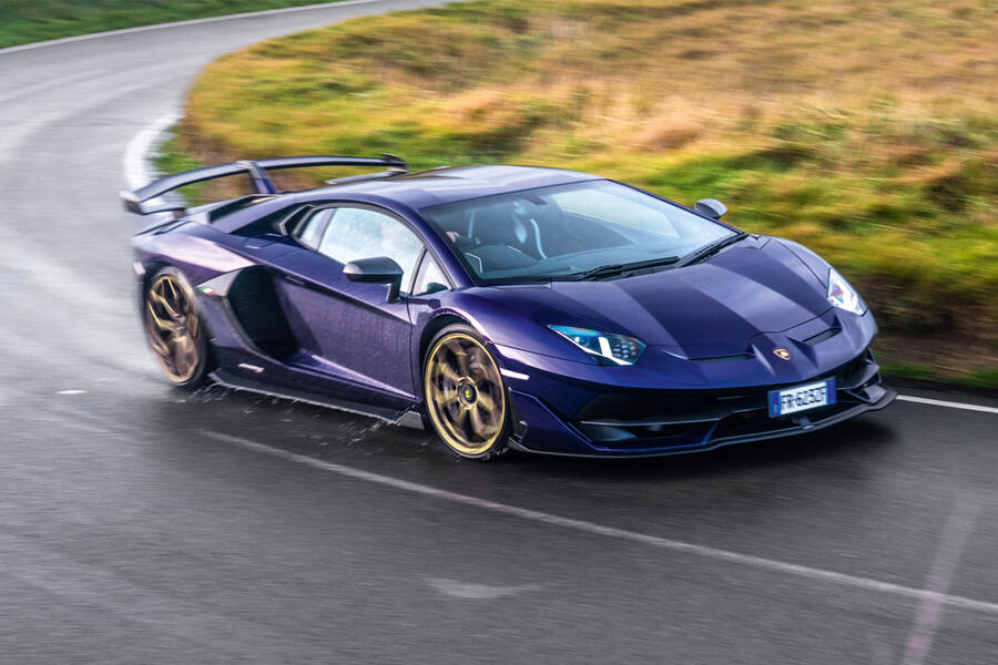 98 Lamborghini aventador svj tracking front