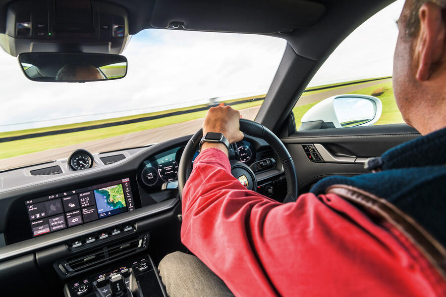99 Porsche 911 2019 interior