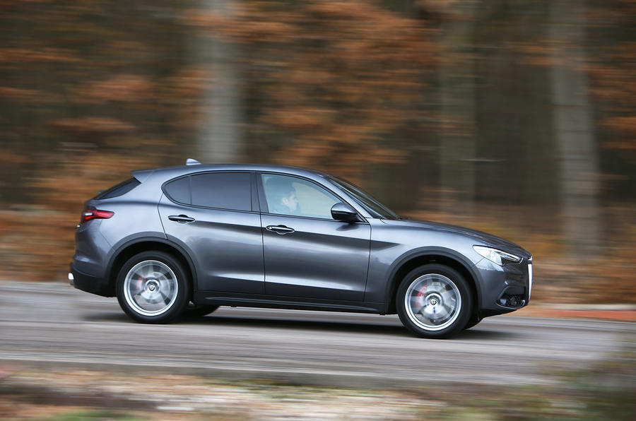 Alfa romeo stelvio side profile 1 0