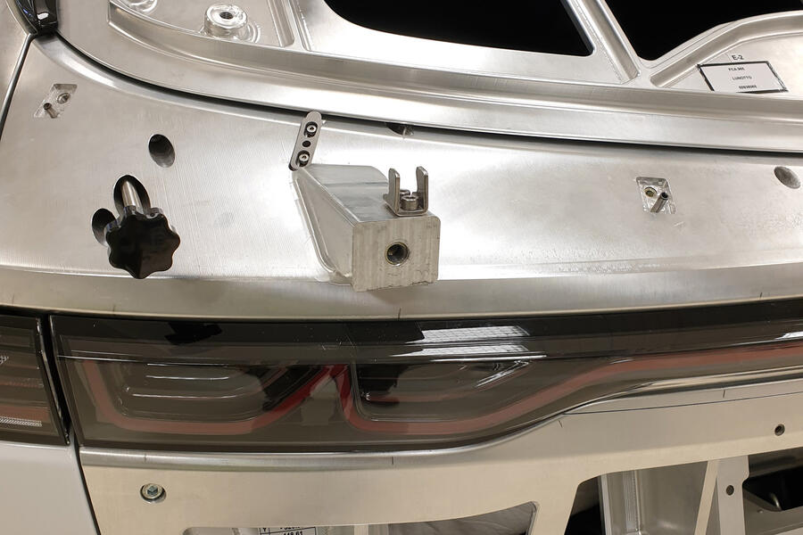 Alfa tonale factory rerar light detail 4