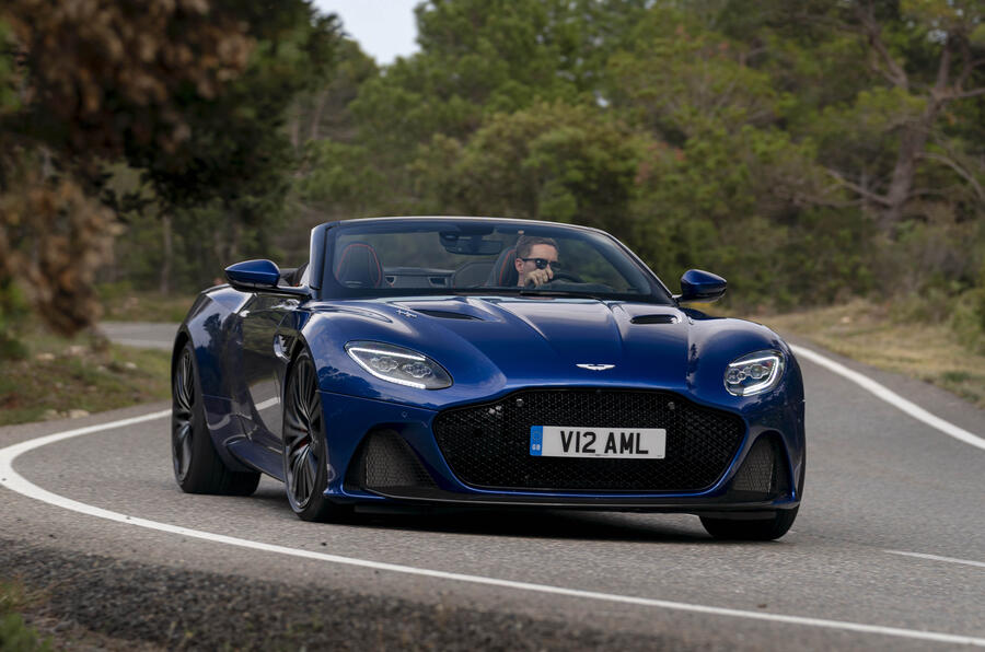 Aston martin dbs superleggera volante corner