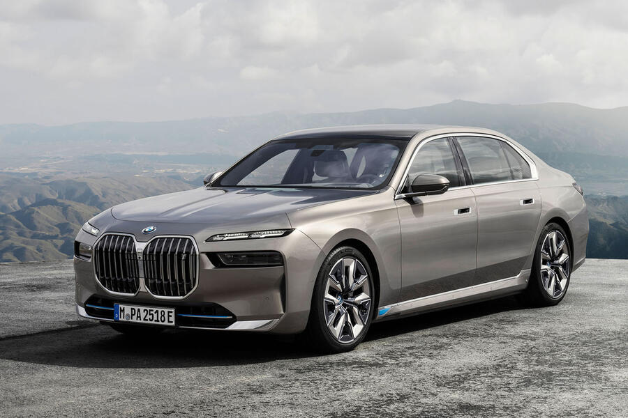 Bmw i7 xdrive60 97