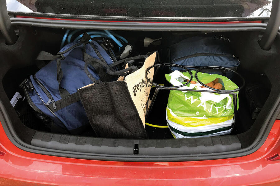 Bmw 330e boot space