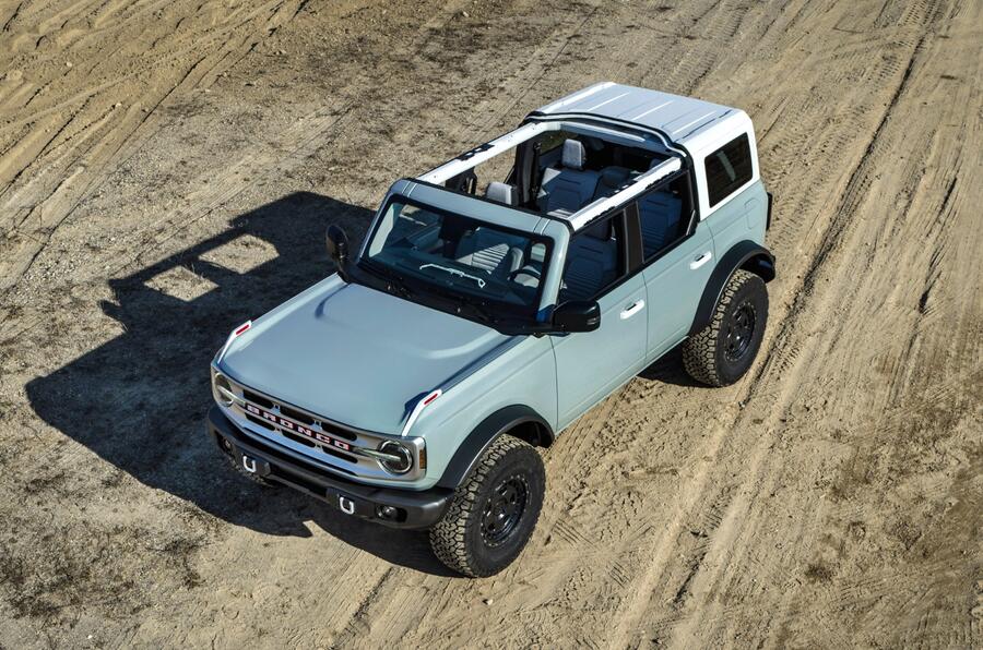 Bronco 4dr features 05 1