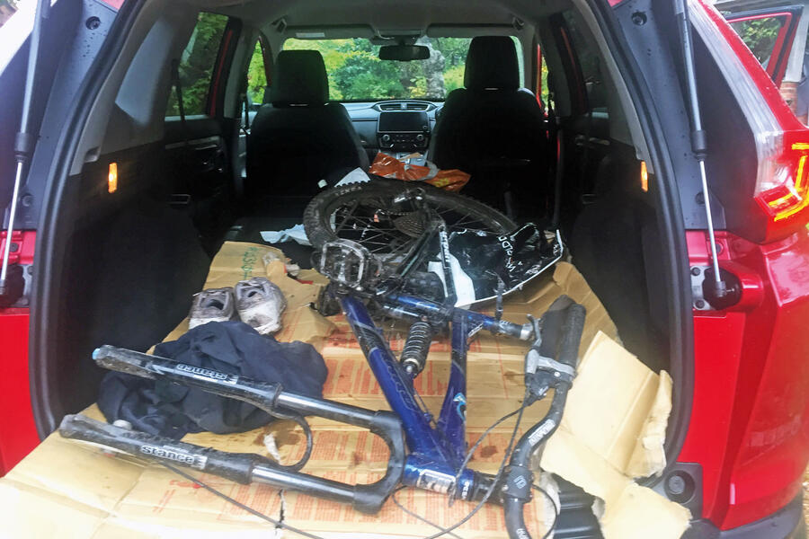 Honda cr v bike in back