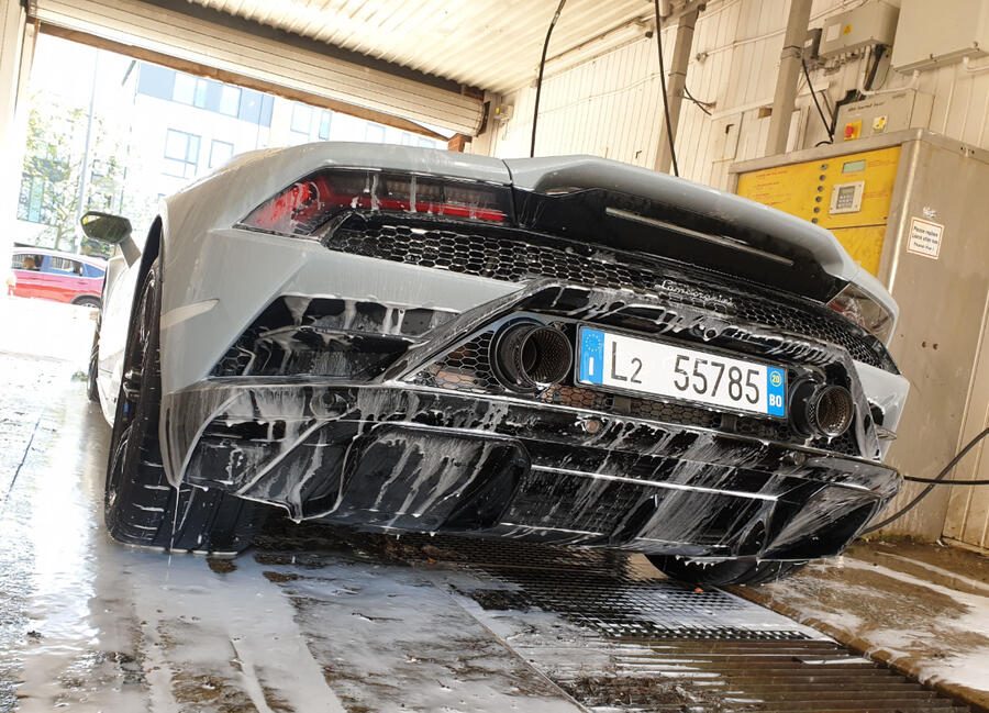 Huracan rwd wash