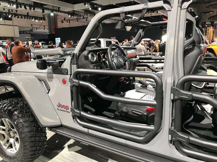 Jeep gladiator nails