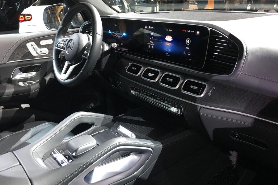 Mercedes benz gls 2019 new york motor show 2