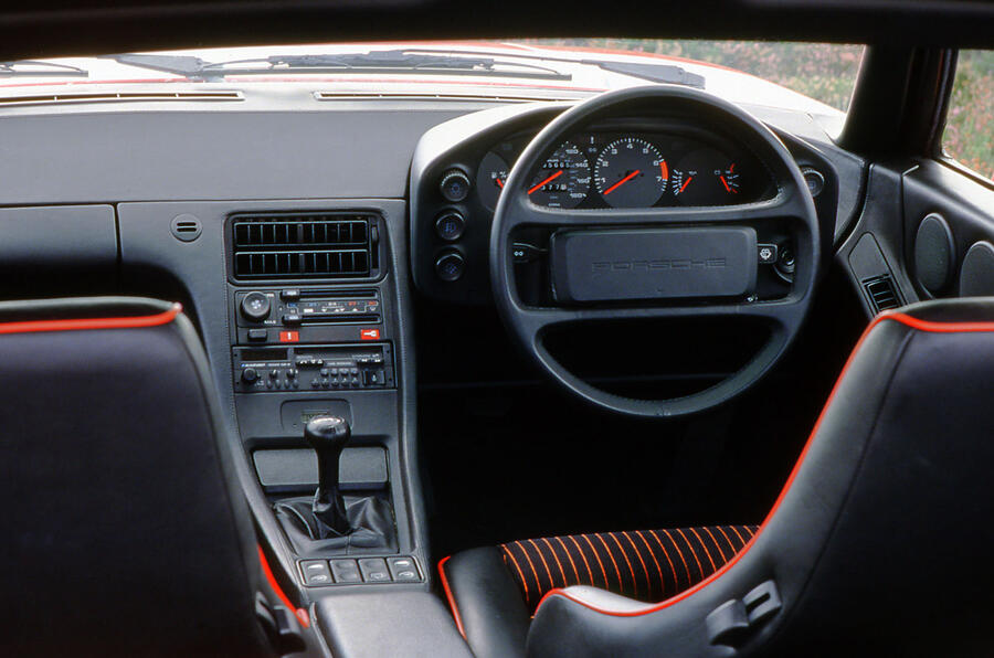Porsche 928 al with manual 2