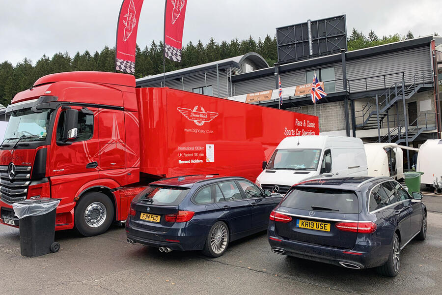 Spa classic pitlane