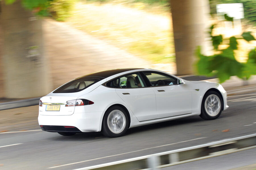 Tesla model s 2016 tracking side