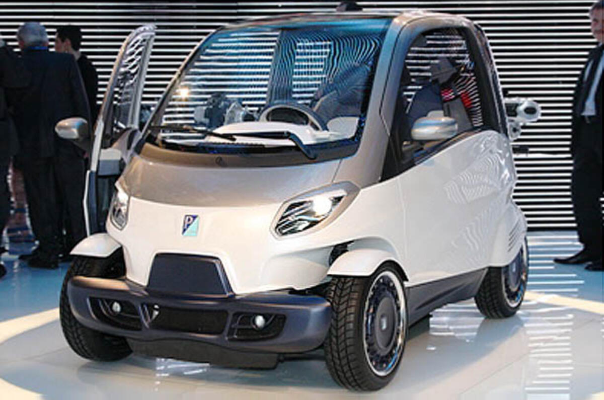 Piaggio reveals new city car