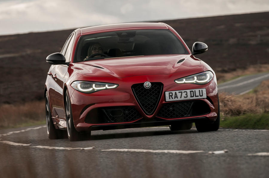 alfa romeo giulia qv review 2024 01 cornering front