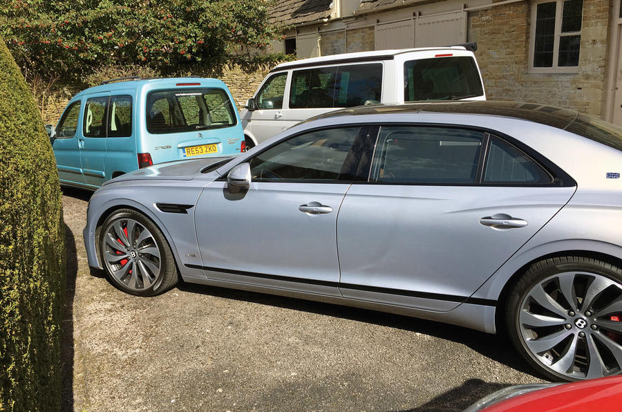 Bentley Flying Spur - static side