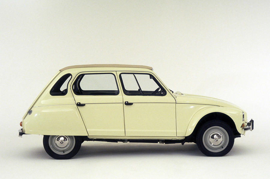 Citroen Dyane - static side