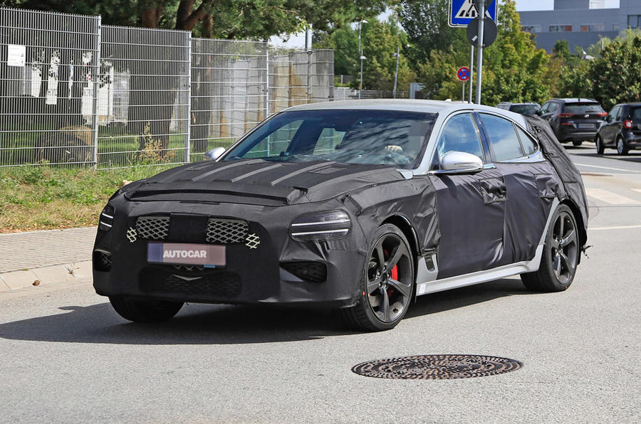 Genesis G70 Shooting Brake - spy shots