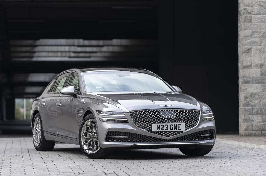 390 Genesis G80 RHD Savile Silver