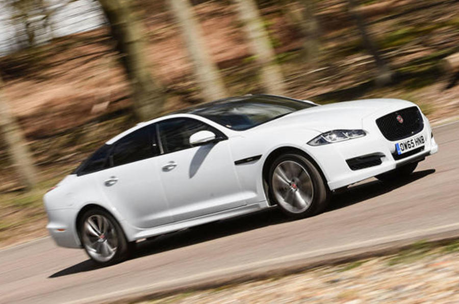 Jaguar XJ - tracking side