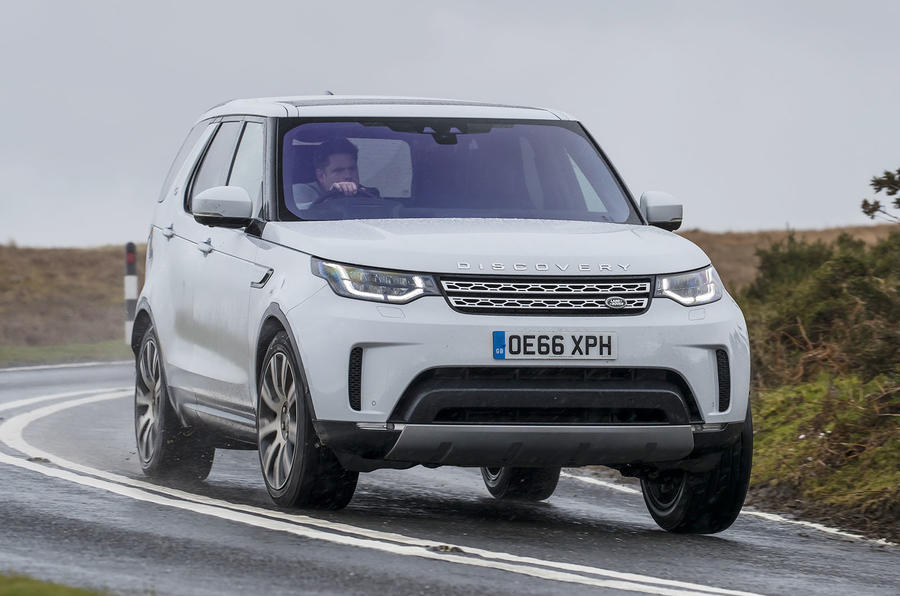 Land Rover Discovery cornering