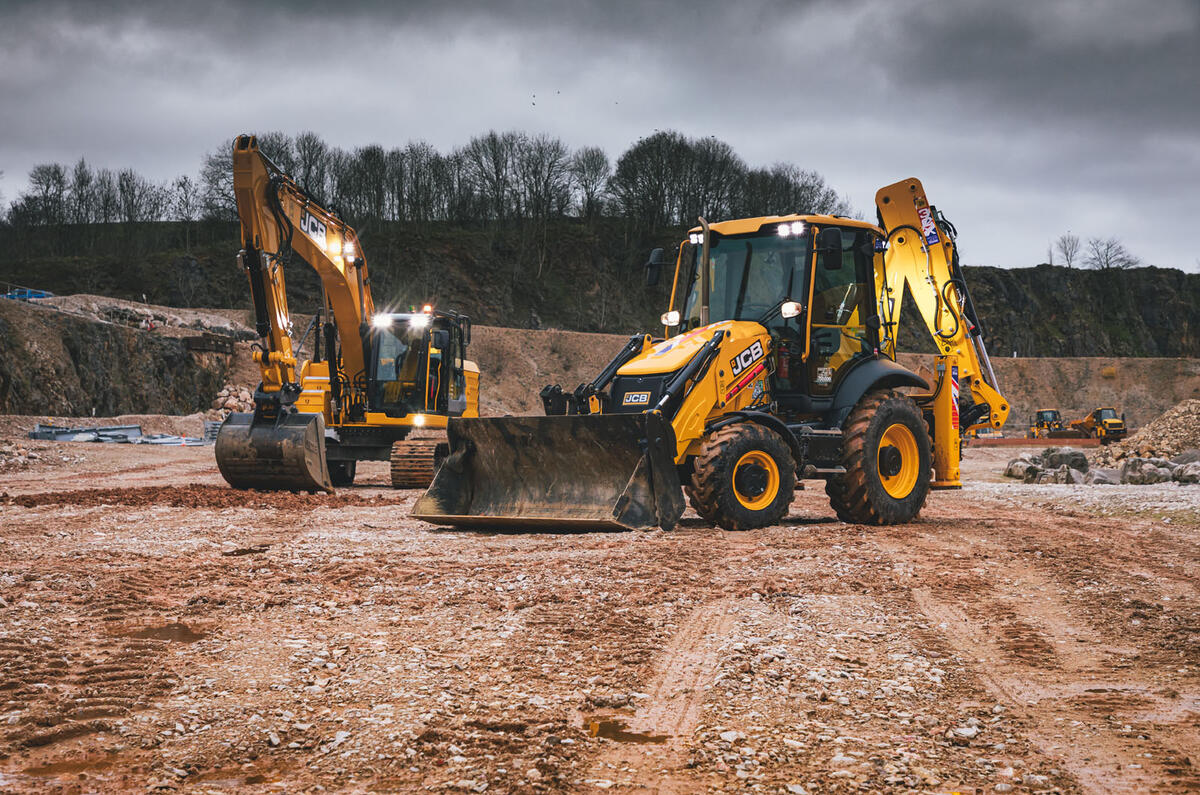 99 driving JCB diggers 2020 lead