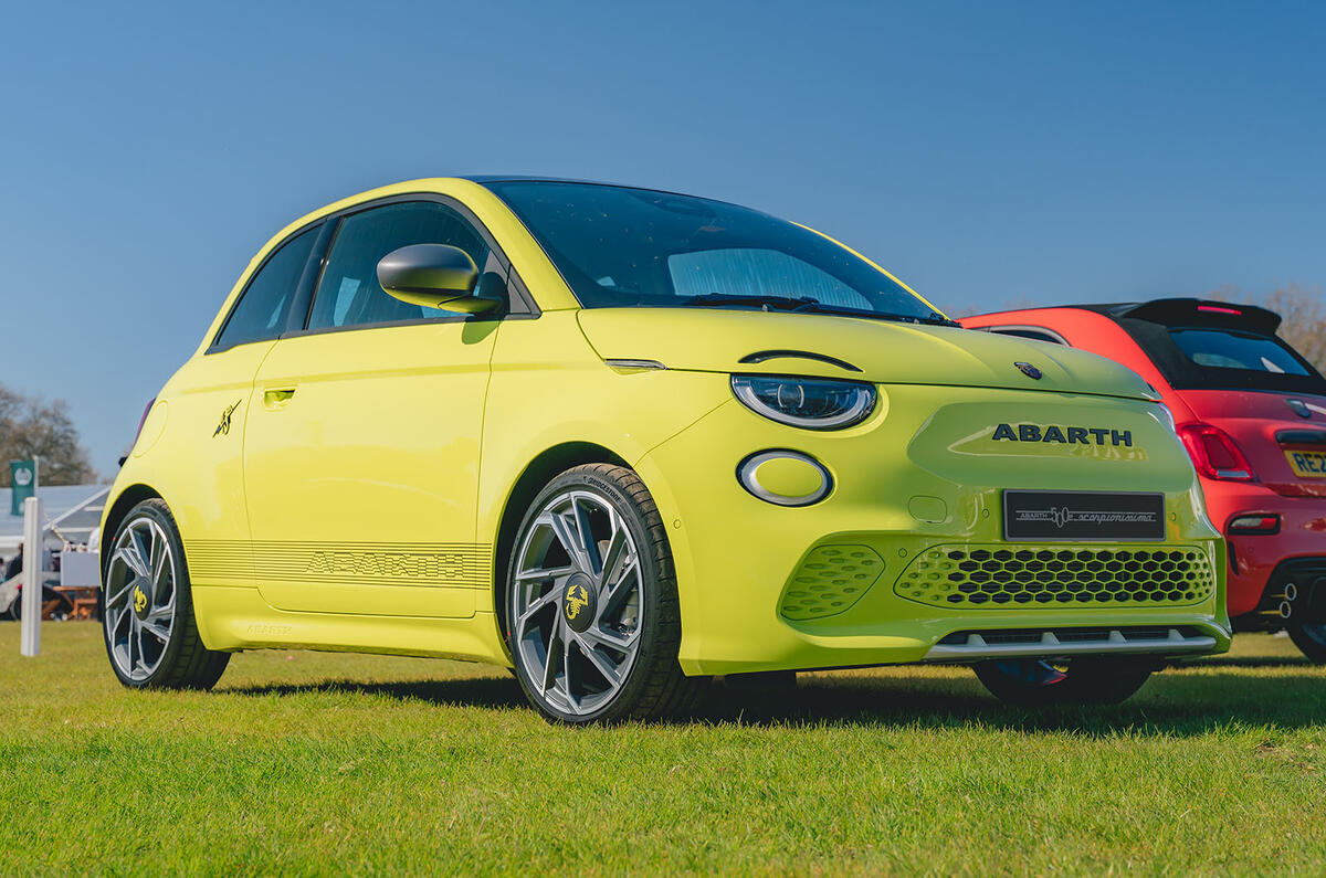 Abarth 500e front three quarter lead