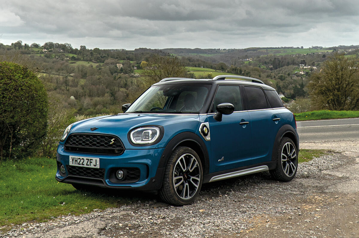 MINI Countryman front three quarters