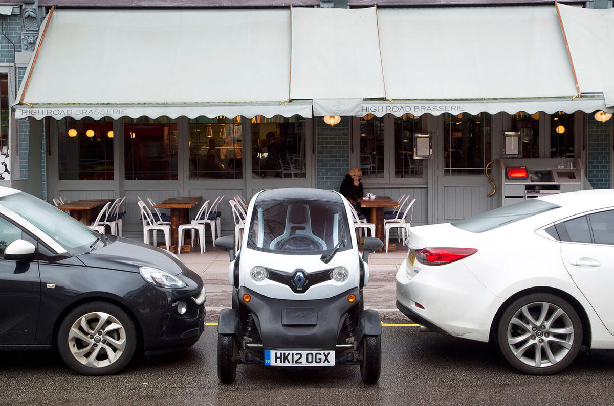 Ages of car rhybrid electric 031