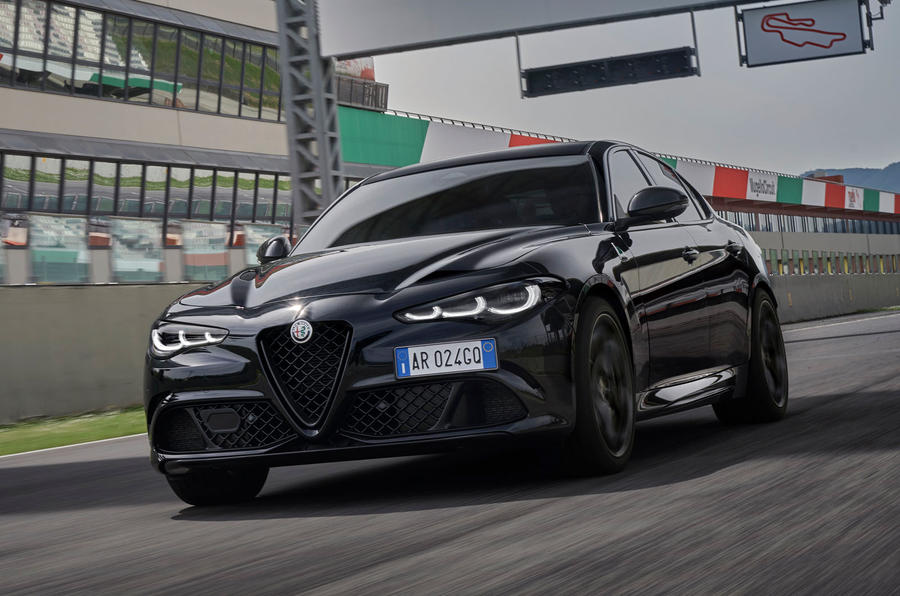 Alfa Romeo Giulia super sport front quarter