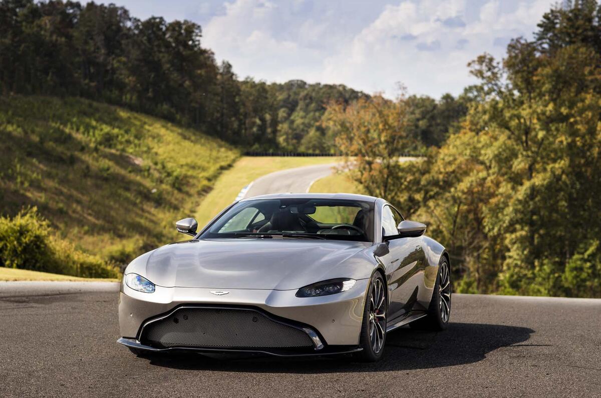 Aston martin vantage tungsten silver 18 0