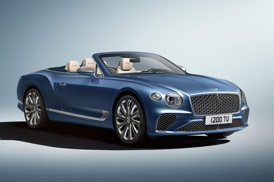 Bentley Continental GT Mulliner Convertible front three quarters