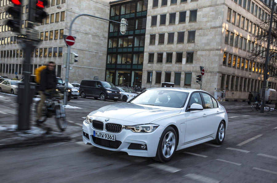 BMW 330e