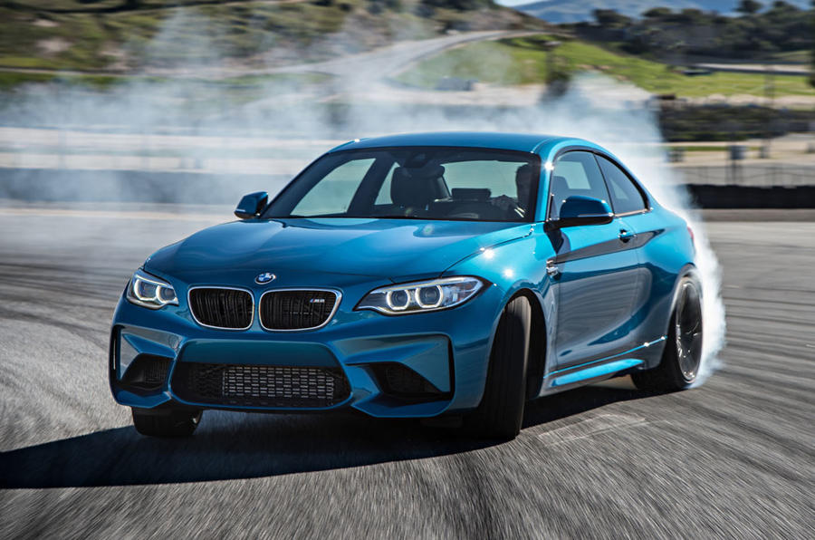 BMW M2 drifting