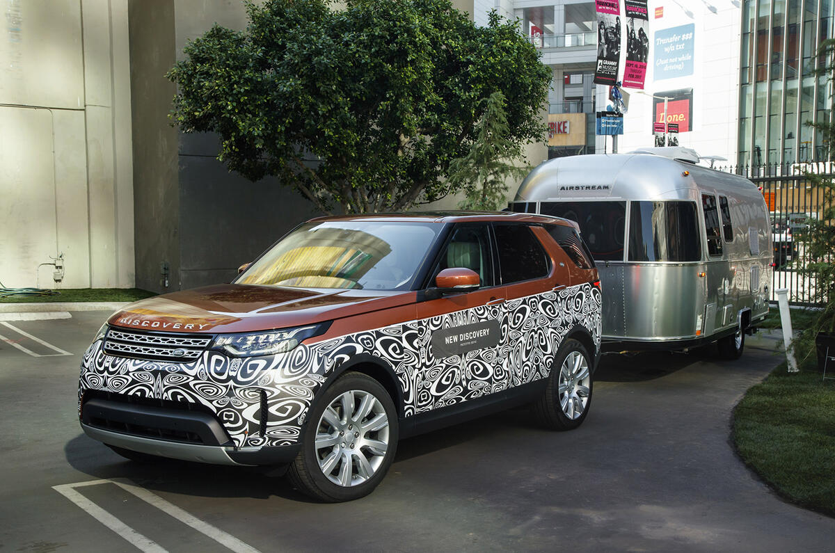 Discovery towing 018