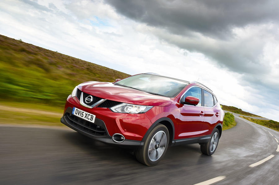 2016 Nissan Qashqai driving - front