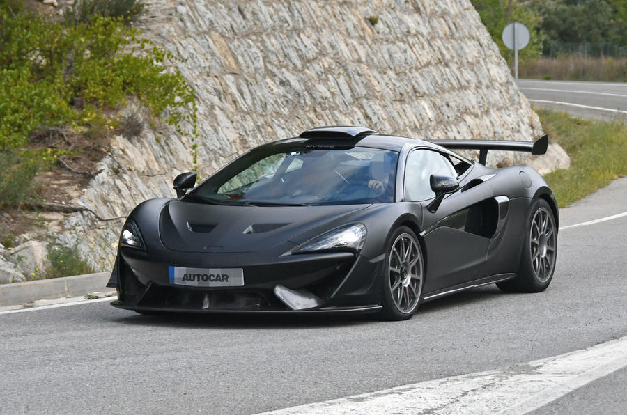 2020 McLaren 620R spy shots