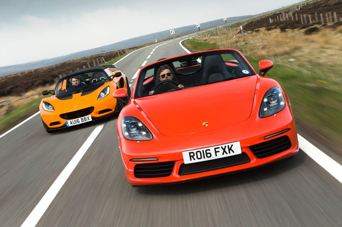 Porsche 718 Boxster S vs Lotus Elise