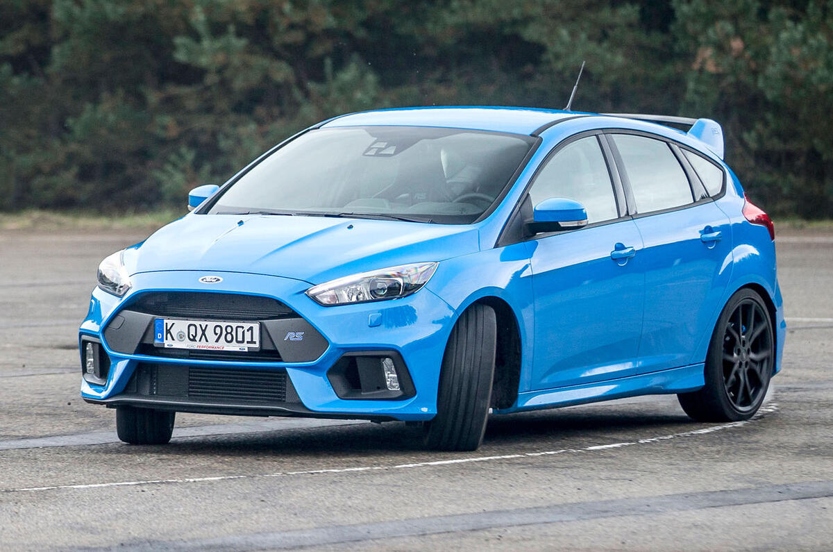 Ford focus rs 2015 0001