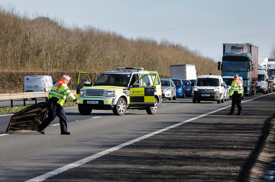 Traffic officers Land Rover Discovery