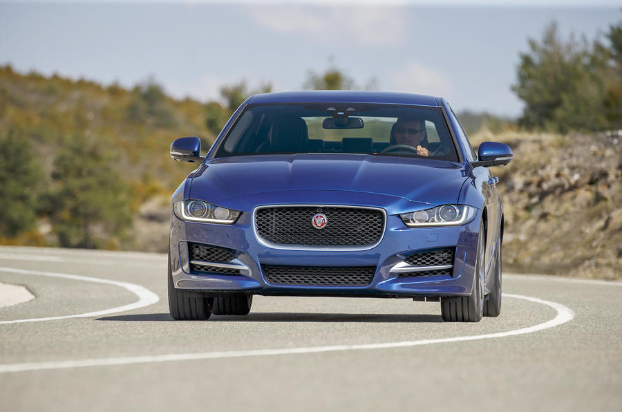 Jaguar XE 2.0i 240PS Portfolio