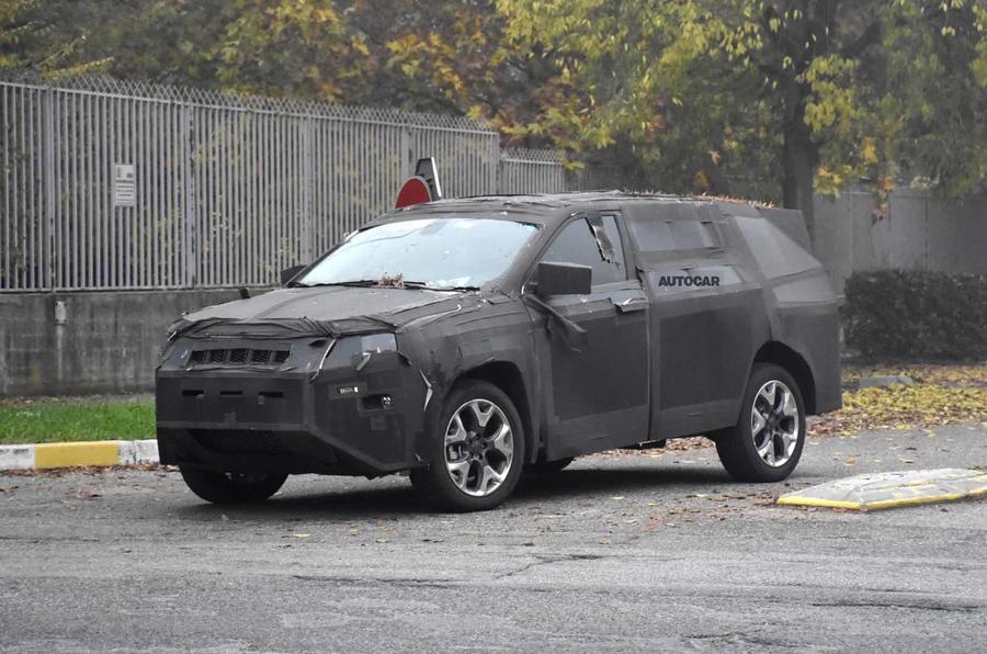 Jeep Grand Compass side front