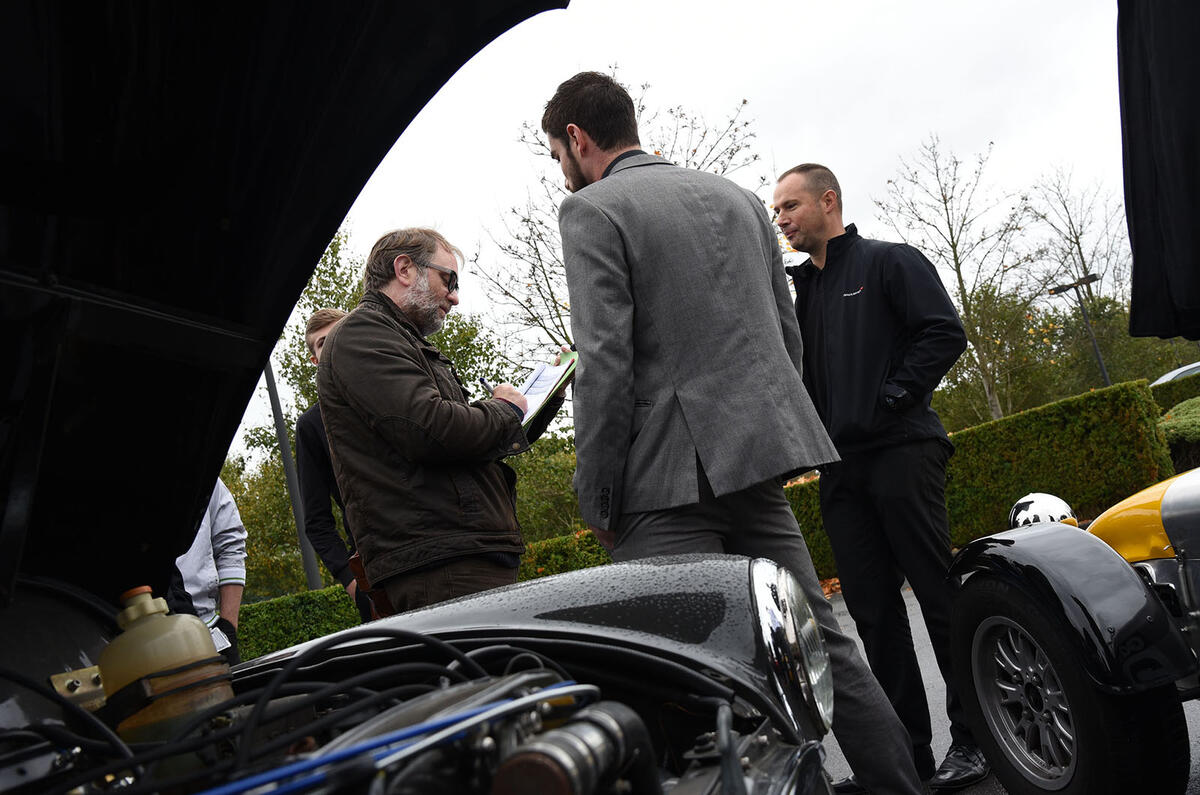 Mclaren staff andcars 0007