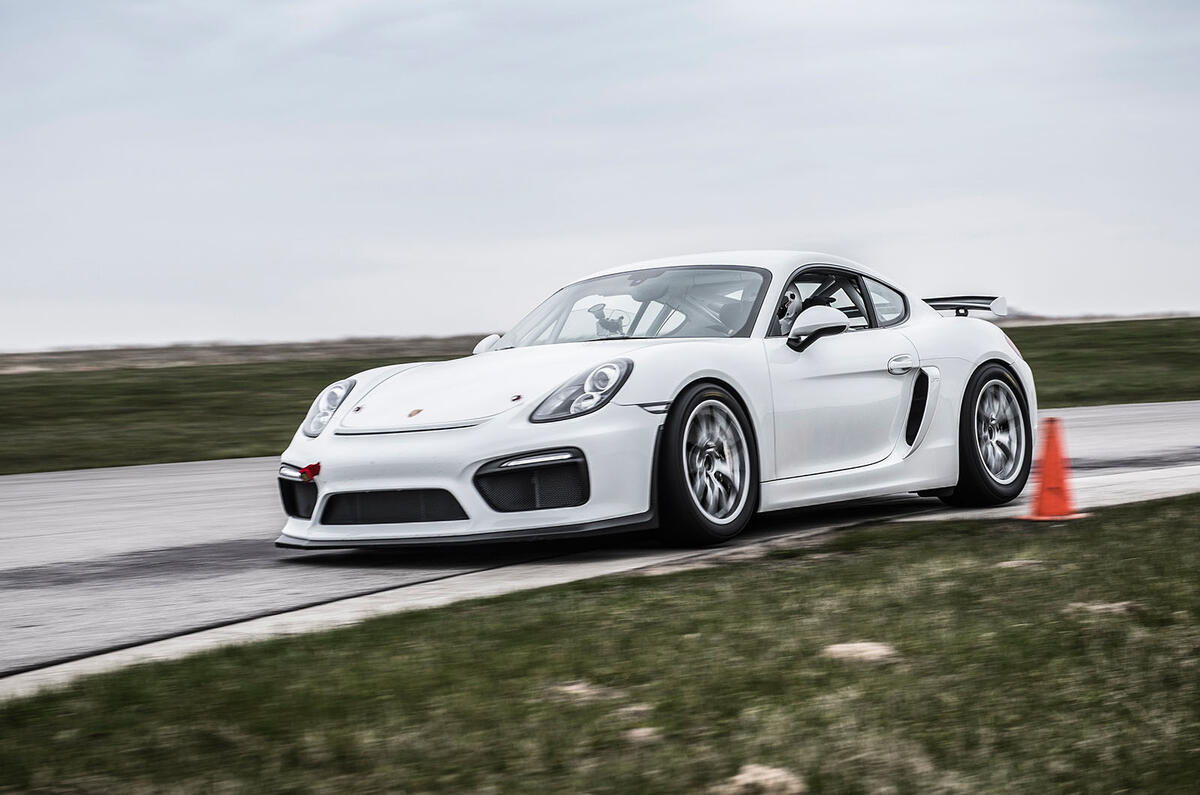 Porsche cayman gt4 race 029