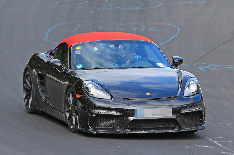 Porsche 718 Boxster Spyder: new pictures show bespoke roof setup