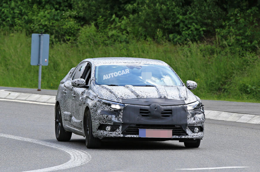 2017 Renault Mégane saloon spy shot