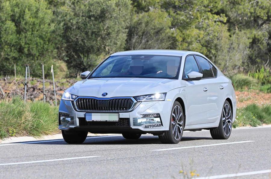 Skoda Octavia vRS spyshots front closer