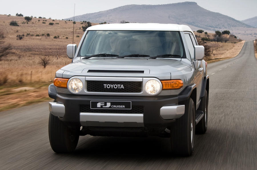 Toyota FJ Cruiser front three quarter