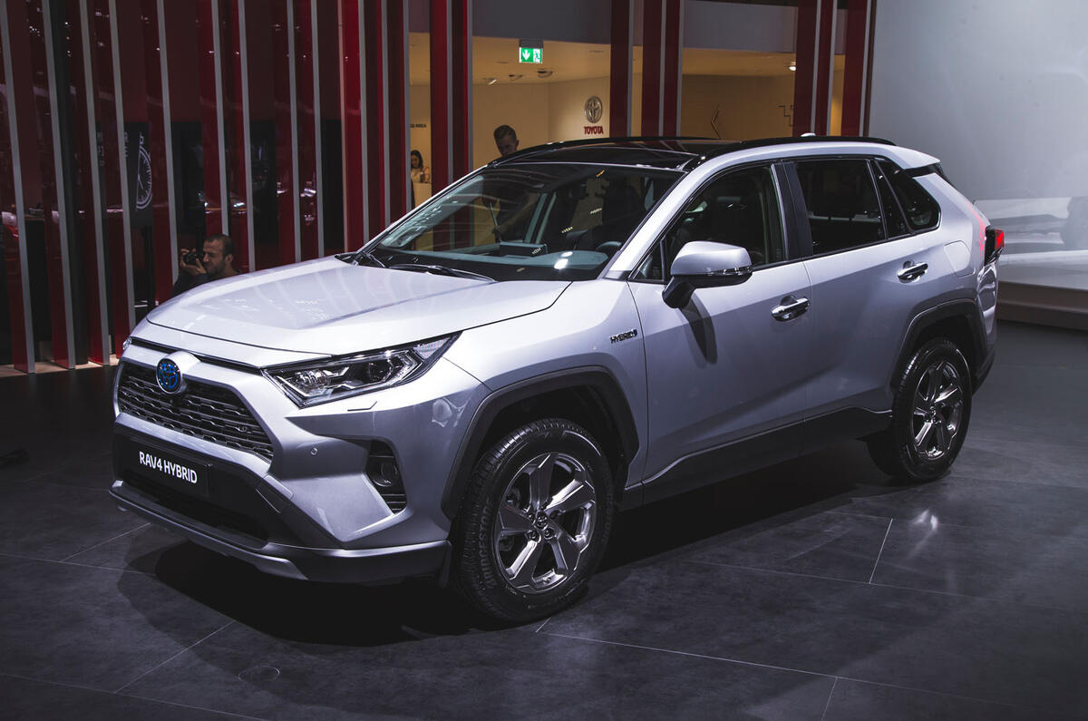 2019 Toyota RAV4 unveiled with tough new look