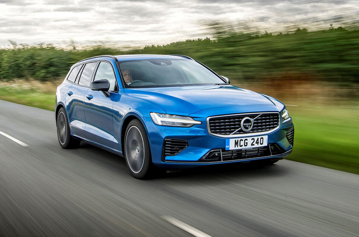 Volvo V60 T8 TwinEngine 2019 UK first drive review - on the road front