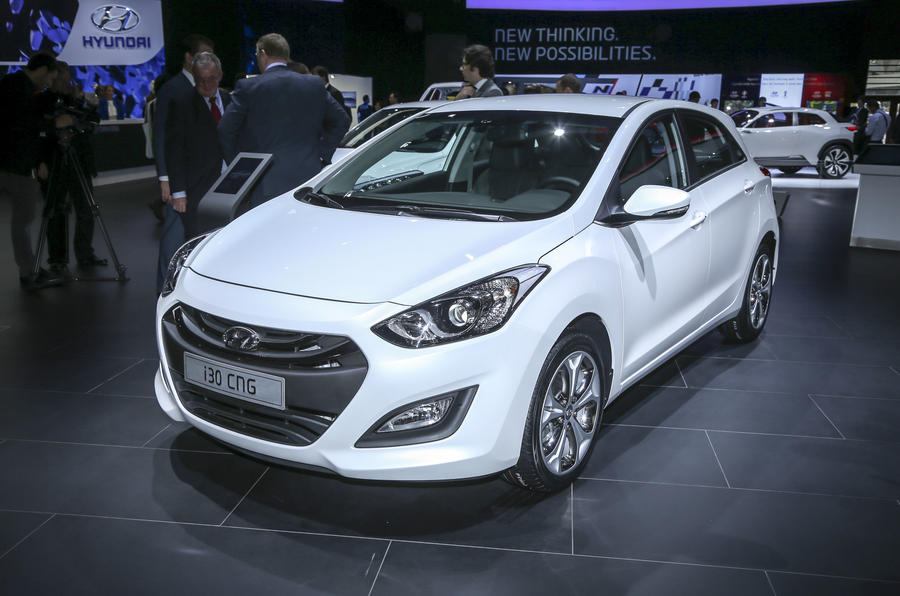 Hyundai presents i30 powered by compressed natural gas